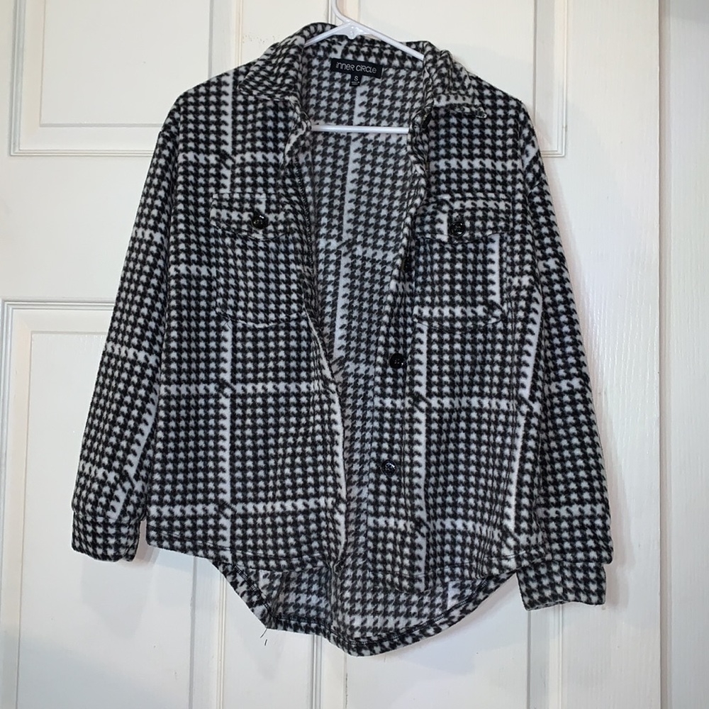 Comfy black and white shacket